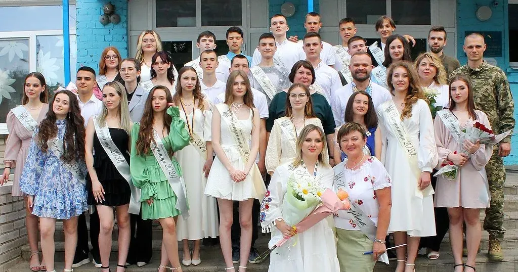 Фото: Кегичівська громада, фейсбук У Кегичівському ліцеї відбувся випускний на порталі Gromada Group