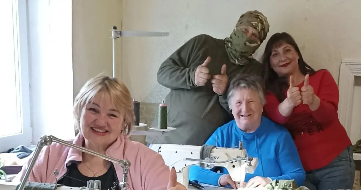 Фото: Кегичівська громада, фейсбук У селі Власівка Кегичівської громади майстрині безкоштовно шиють одяг для військових на порталі Gromada Group